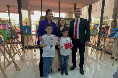 “İkiz” ressamlar  ilk sergilerini açtı!