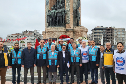 Memur-Sen Taksim’e çelenk bıraktı