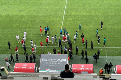 Vanspor FK, Bursaspor maçında sahadan çekildi