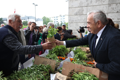 Bursa'da ücretsiz fide için uzun kuyruklar oluştu