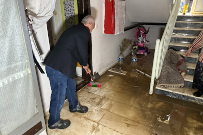 Bursa ve ilçelerinde sağanak yağış hayatı felç etti