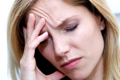 Uzun süre geçmeyen baş ağrılarına dikkat!