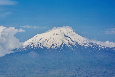 Ağrı Dağı erimeye devam ediyor