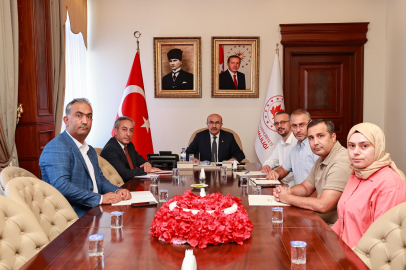 Bursa Valisi Demirtaş zincir market temsilcileriyle görüştü