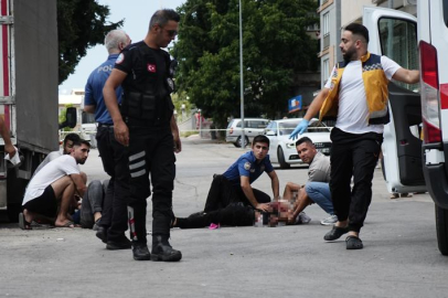 Bursa'da bıçaklı kavga: 1'i ağır 3 yaralı