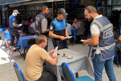 Polis dolandırıcılığa karşı broşür dağıttı