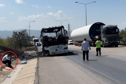Otobüs alevlere teslim oldu: Yangın otluk alana sıçradı, 41 yolcu tahliye edildi