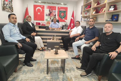 Şehitliği temizlediler, gazileri ziyaret ettiler