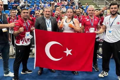 Sökeli kickboksçu Özge’den dünya birinciliği başarısı