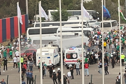 Bursaspor-Düzcespor maçında ortalık karıştı