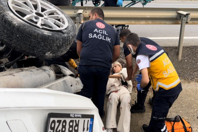 Kadın sürücü metrelerce savrulan araçtan yaralı kurtuldu