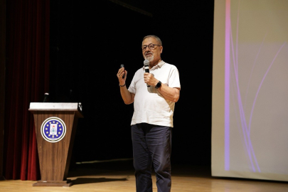 Prof. Dr. Naci Görür'den 'depreme hazırlık konusunda sahaya inin' çağrısı