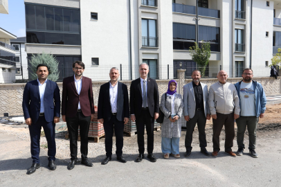 İnegöl Ertuğrulgazi Mahallesinde kaldırım çalışmaları sürüyor