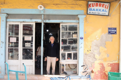 İzmir'in 100 yıllık bakkalı: Tarihe yolculuk edeceksiniz