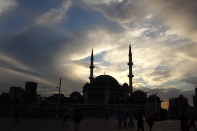 Beyoğlu'nda gün batımı manzarası hayran bıraktı