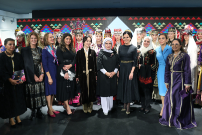 Geleneksel Türk gelinlikleri Belgrad'daki defilede tanıtıldı