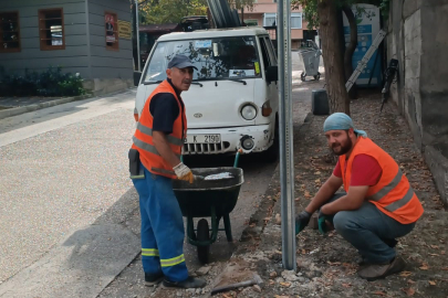 Kükürtlü’deki trafik levhaları yenilendi