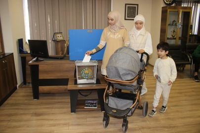 Bursa'daki Özbekistan Vatandaşları sandık başına gitti