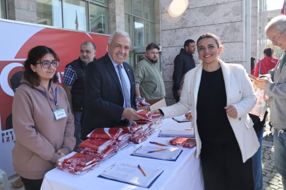 Nilüfer Atatürk posterleriyle donanıyor