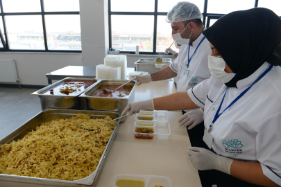 Belediye'den sıcak yemek desteği