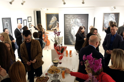 Özgül Ercan Dengin'in atlı sergisi açıldı