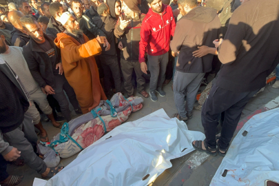 İsrail, Gazze'de belediye binasına saldırdı: 1'i belediye başkanı 10 sivil hayatını kaybetti