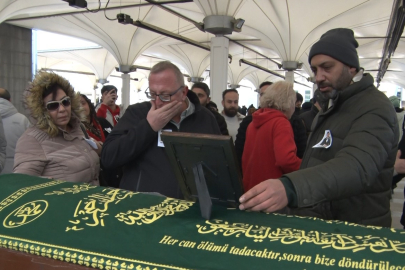 Şarkıcı Ankaralı Turgut, son yolculuğuna uğurlandı