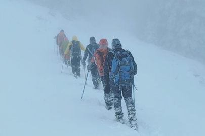 İnegöllü sporculardan 'Sarıkamış şehitlerini' anma tırmanışı