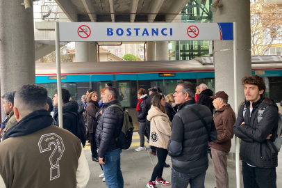 Marmaray'da bir kişi trenin önüne atladı...