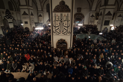 Yılın ilk sabah namazında Ulucami'ye akın ettiler