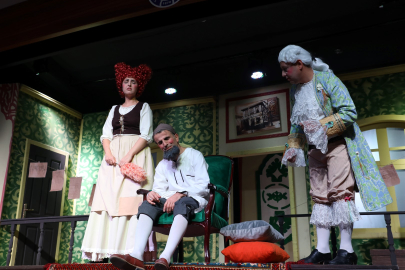 İnegöl “Hastalık Hastası” oyununu sevdi