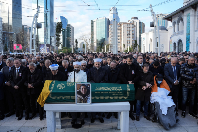 Ebru Boduroğlu ve çocuklarına acı veda! Eşi tekerlekli sandalyeyle geldi