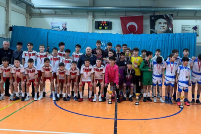 Kükürtlü Ortaokulu şampiyonluklara doymuyor