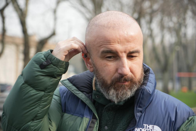 Saç ekim işleminde kulak zarı patladı!