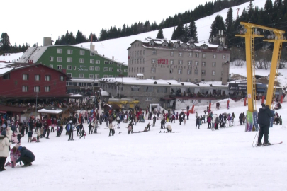 Sömestr tatilinin son günlerinde Uludağ'a akın ettiler