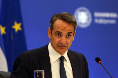 Ege Denizi'nde deprem fırtınası sürüyor! Yunanistan Başbakanı Miçotakis'ten acil toplantı kararı