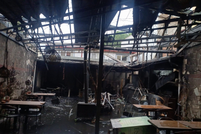 İznik'te restoranda çıkan yangın, eve sıçradı