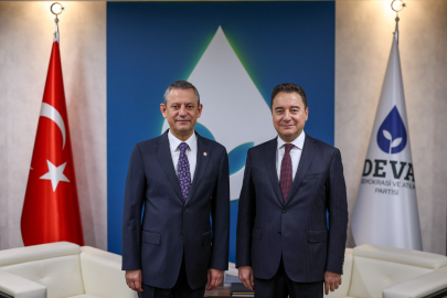 Özgür Özel, Ali Babacan'ı ziyaret etti