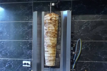 Ruhsat yok, işyeri yok: Evlerinde döner yapıp satıyorlar