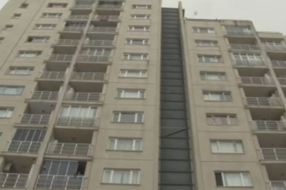 Ev arkadaşını kalbinden bıçaklayarak öldürdü!