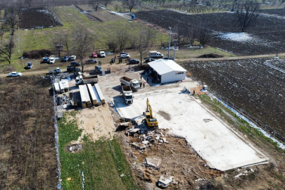 Tarım arazisine yapılan kaçak yapılar yıkıldı