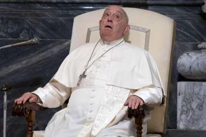 Papa Francis, solunum krizi geçirdi