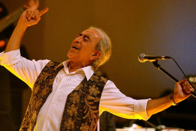 Edip Akbayram hayatını kaybetti