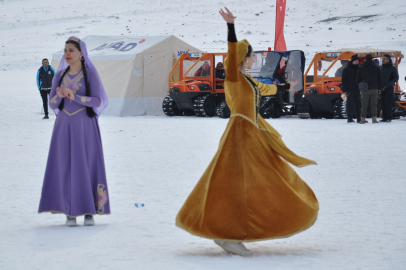 Çıldır Gölü'nde dans şöleni