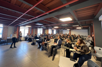 Büyükşehir 'Bağımlılık ve İyileşme Sempozyumu'na katıldı