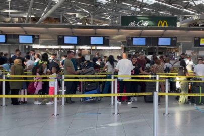 Hamburg Havaalanı'nda grev sebebiyle uçuşlar iptal