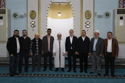 İnegöl Belediyesi Teravih programlarıyla gönülleri mest ediyor