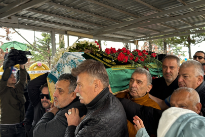 Hayatını kaybeden sanatçı Tanyeli son yolculuğuna uğurlandı