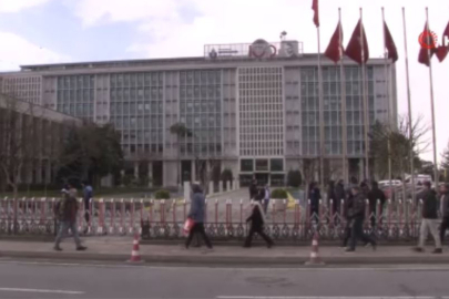 İstanbul Büyükşehir Belediyesi önünde güvenlik önlemi alındı