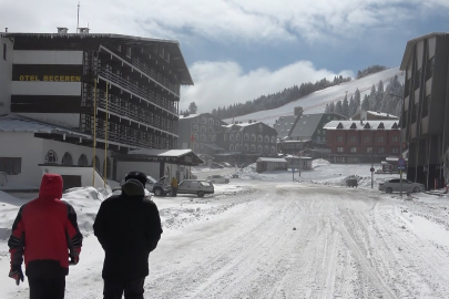 Bursa'nın gözdesi Uludağ'da kayak pistleri boş kaldı